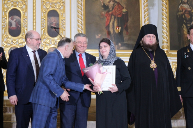 В Смольном соборе прошла литургия в честь Дня российского студенчества 4