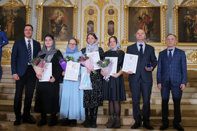 В Смольном соборе прошла литургия в честь Дня российского студенчества 6
