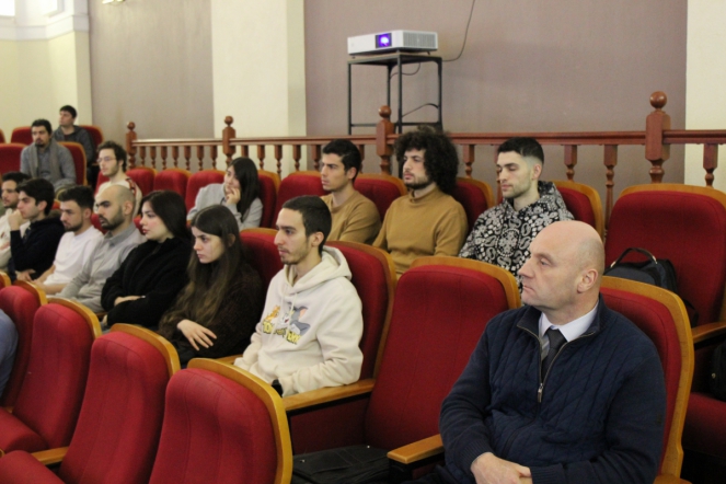 Ректор Педиатрического университета провёл встречу со студентами из Сирии и Турции 9