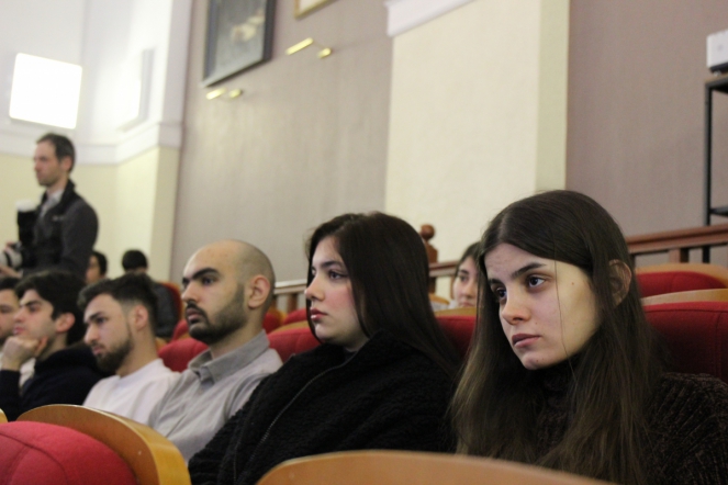 Ректор Педиатрического университета провёл встречу со студентами из Сирии и Турции 16