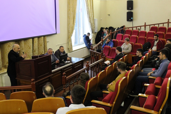 Ректор Педиатрического университета провёл встречу со студентами из Сирии и Турции 18