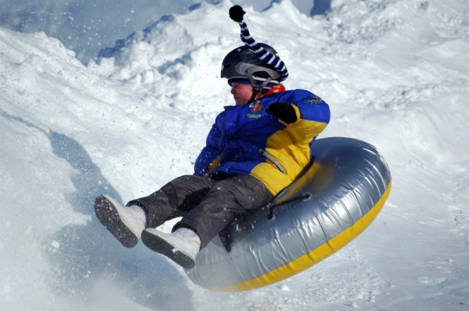 В Педиатрическом университете обследуют 11-летнего пациента, пострадавшего во время катания на ватрушке