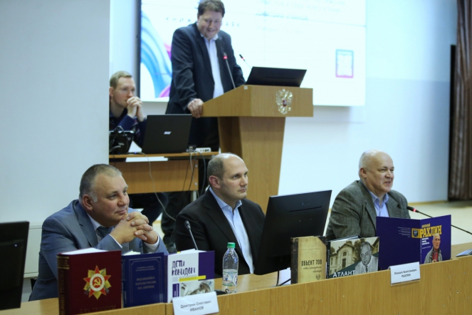 Круглый стол на тему «Книги и здоровье. Постижение смыслов и себя через чтение» прошел в Педиатрическом университете 4