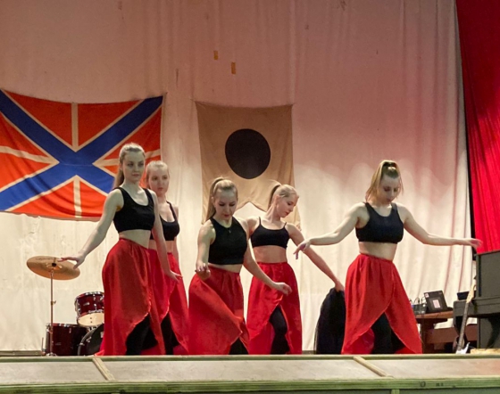 Команда творческого клуба «Гиппократ» поздравила с Днем защитника Отечества военнослужащих, проходящих срочную службу в воинской части 4