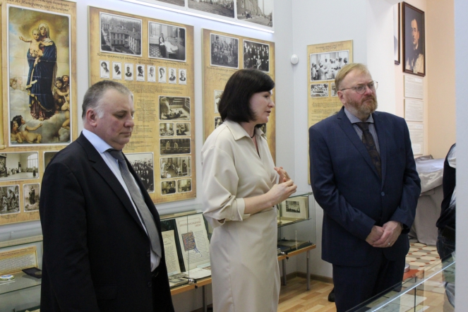 Сотрудницы Педиатрического университета получили благодарности от Государственной Думы 43