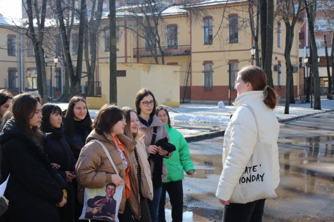 Школьники из Губкинского посетили Педиатрический университет 6