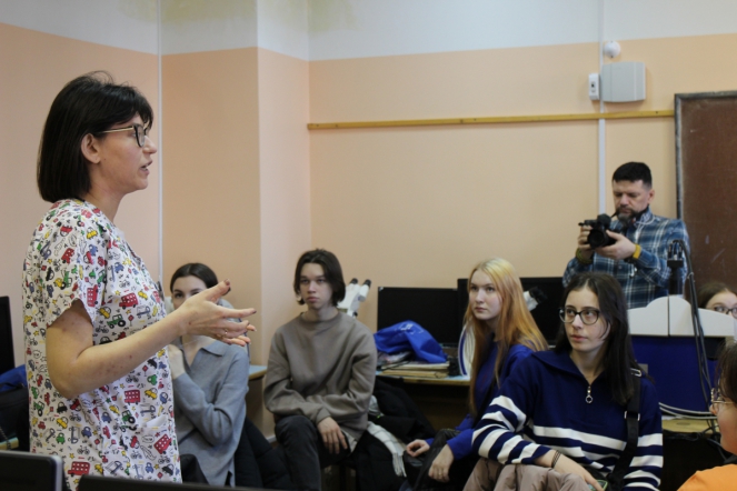 Школьники из Губкинского посетили Педиатрический университет 12