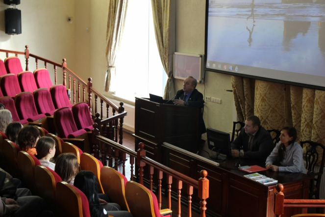 Школьники из Губкинского посетили Педиатрический университет 18