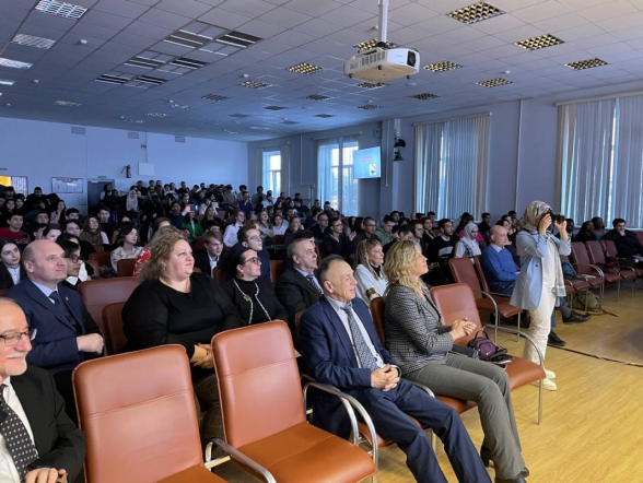 В Педиатрическом университете прошел ежегодный фольклорный фестиваль «Краски мира» 4