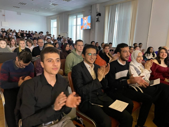 В Педиатрическом университете прошел ежегодный фольклорный фестиваль «Краски мира» 7