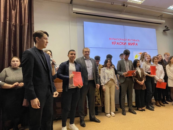 В Педиатрическом университете прошел ежегодный фольклорный фестиваль «Краски мира» 10