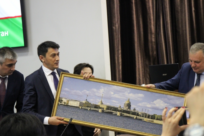 Министр здравоохранения Республики Узбекистан посетил Педиатрический университет 8