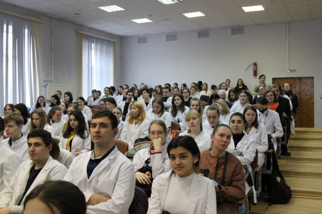 Министр здравоохранения Республики Узбекистан посетил Педиатрический университет 14