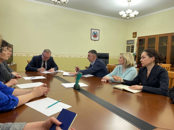 Алтайский край по уровню оказания помощи достиг очень хороших показателей: эксперты НМИЦ СПбГПМУ подвели итоги анализа медучреждений региона 33