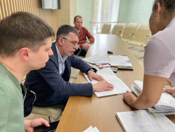 Алтайский край по уровню оказания помощи достиг очень хороших показателей: эксперты НМИЦ СПбГПМУ подвели итоги анализа медучреждений региона 35