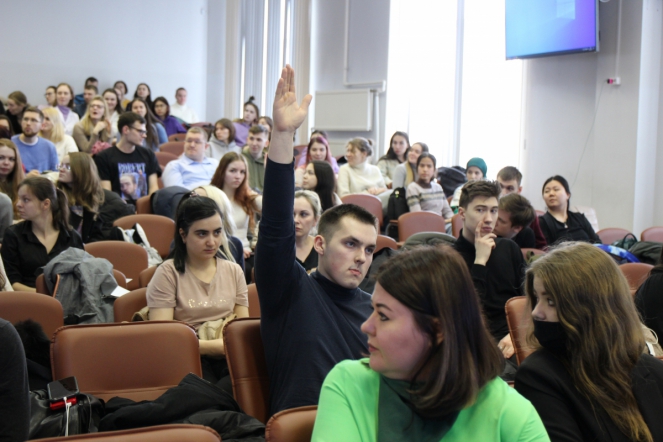 Нужны все специальности: студенты старших курсов Педиатрического университета встретились с главными врачами больниц Псковской области и представителями регионального Комитета по здравоохранению 7