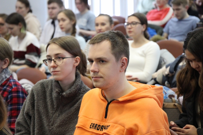 Нужны все специальности: студенты старших курсов Педиатрического университета встретились с главными врачами больниц Псковской области и представителями регионального Комитета по здравоохранению 10