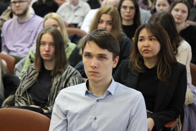 Нужны все специальности: студенты старших курсов Педиатрического университета встретились с главными врачами больниц Псковской области и представителями регионального Комитета по здравоохранению 11