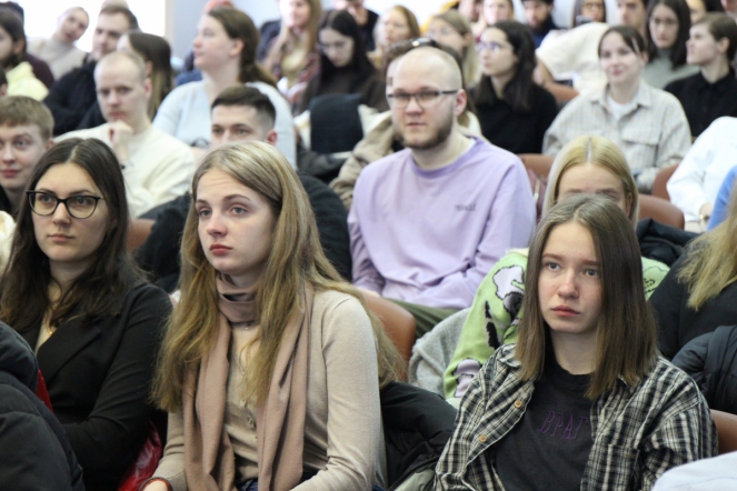 Нужны все специальности: студенты старших курсов Педиатрического университета встретились с главными врачами больниц Псковской области и представителями регионального Комитета по здравоохранению 15