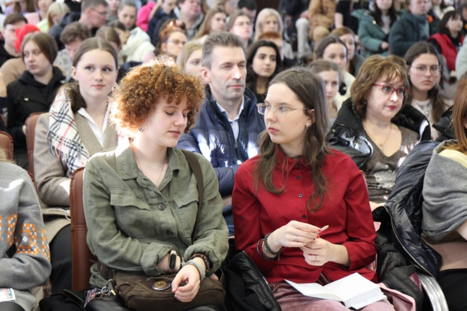 Более 400 школьников посетили день открытых дверей в Педиатрическом университете