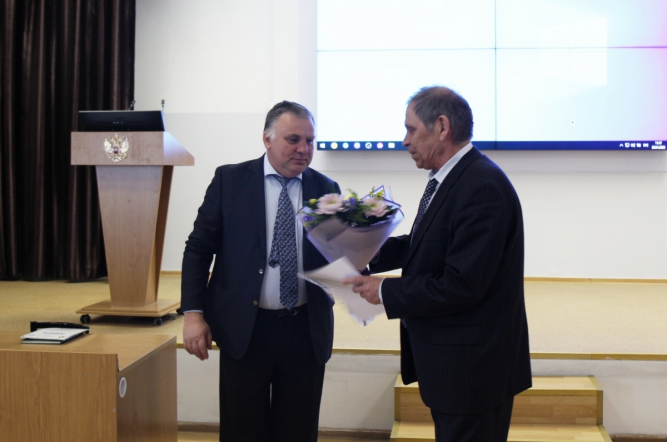 Ректор Педиатрического университета поздравил с юбилеем Игоря Горланова