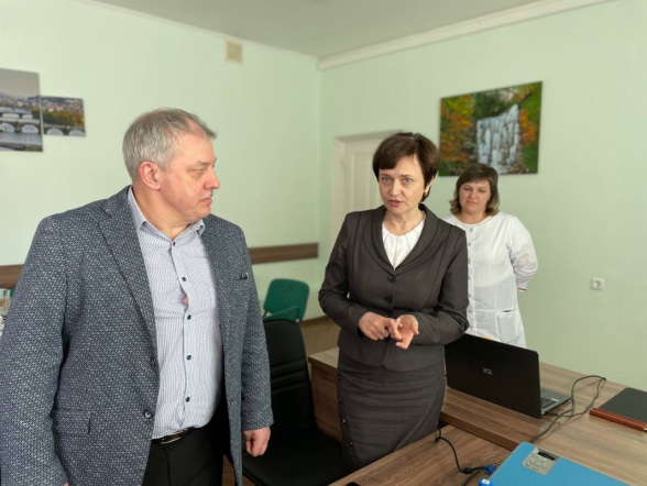 Уровень новосибирских врачей самодостаточен, а с трудными пациентами наш федеральный центр готов помогать: четвертый визит в регион экспертов НМИЦ СПБГПМУ показал значимые результаты 10