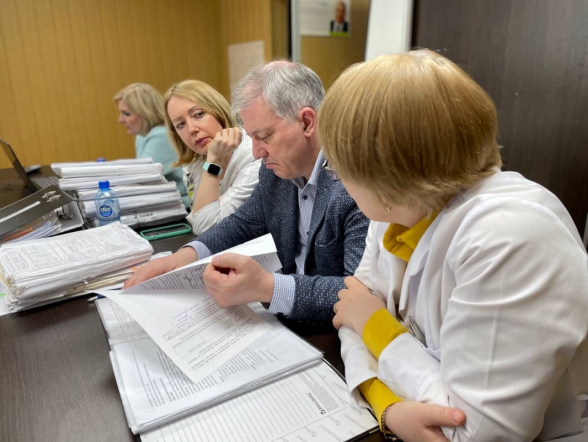 Уровень новосибирских врачей самодостаточен, а с трудными пациентами наш федеральный центр готов помогать: четвертый визит в регион экспертов НМИЦ СПБГПМУ показал значимые результаты 12