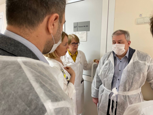Уровень новосибирских врачей самодостаточен, а с трудными пациентами наш федеральный центр готов помогать: четвертый визит в регион экспертов НМИЦ СПБГПМУ показал значимые результаты 34