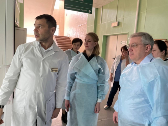 Уровень новосибирских врачей самодостаточен, а с трудными пациентами наш федеральный центр готов помогать: четвертый визит в регион экспертов НМИЦ СПБГПМУ показал значимые результаты 42
