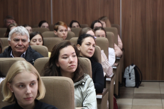 Молодых врачей ждут в больницах Ленобласти 12