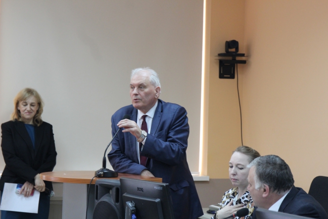 Молодых врачей ждут в больницах Ленобласти 17