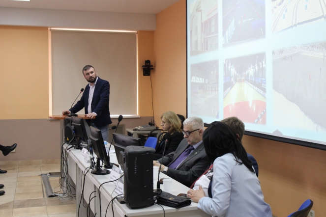 Молодых врачей ждут в больницах Ленобласти 23