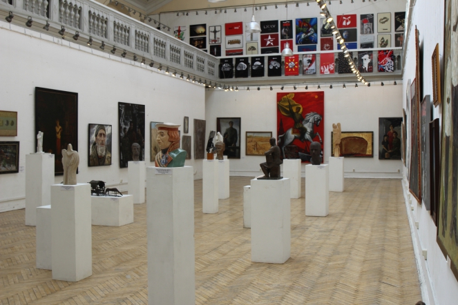 Свет Тихвинский посетил выставку ко Дню Победы в Союзе художников 10