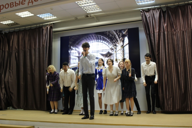 Студенты Педиатрического университета исполнили песни о мире, весне и любви к жизни 10