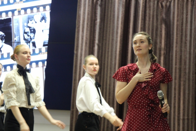 Студенты Педиатрического университета исполнили песни о мире, весне и любви к жизни 15