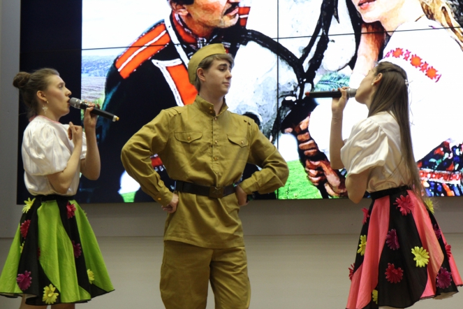 Студенты Педиатрического университета исполнили песни о мире, весне и любви к жизни 22