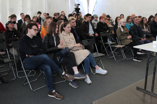 Издания Педиатрического университета представили на Петербургском книжном салоне 18