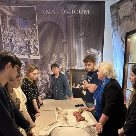 Второкурсники Педиатрического университета посетили Военно-медицинский музей 2