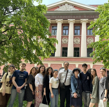 Второкурсники Педиатрического университета посетили Военно-медицинский музей 4