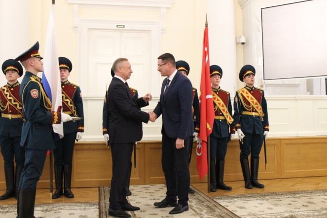 Губернатор отметил труд врачей Педиатрического университета 1