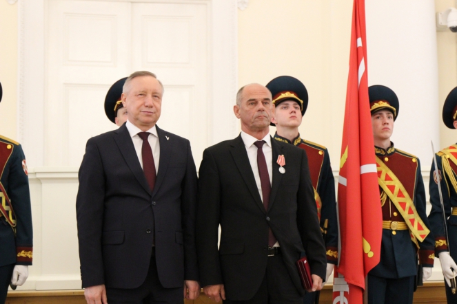 Губернатор отметил труд врачей Педиатрического университета 16