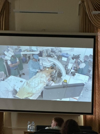 Заведующий кафедрой общей хирургии с курсом эндоскопии Педиатрического университета провёл мастер-класс в Мариинской больнице 2