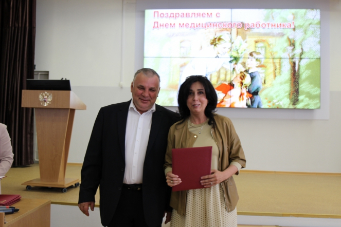 Дмитрий Иванов отметил благодарностями сотрудников Педиатрического университета 9
