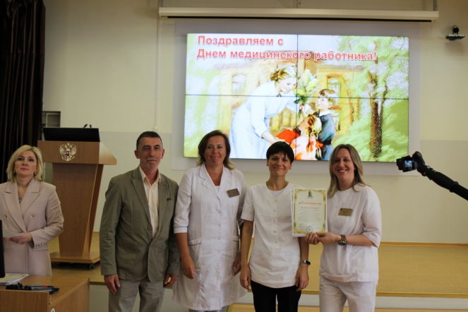 Дмитрий Иванов отметил благодарностями сотрудников Педиатрического университета 40