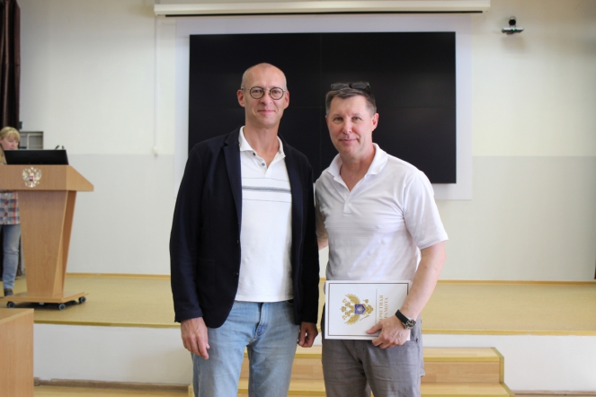 Дмитрий Иванов отметил благодарностями сотрудников Педиатрического университета 53