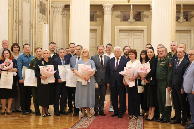 В петербургском парламенте прошёл торжественный приём, посвящённый Дню медицинского работника 14