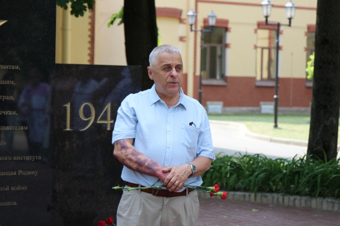 Педиатрический университет присоединился к всероссийской акции «Минута молчания» 10