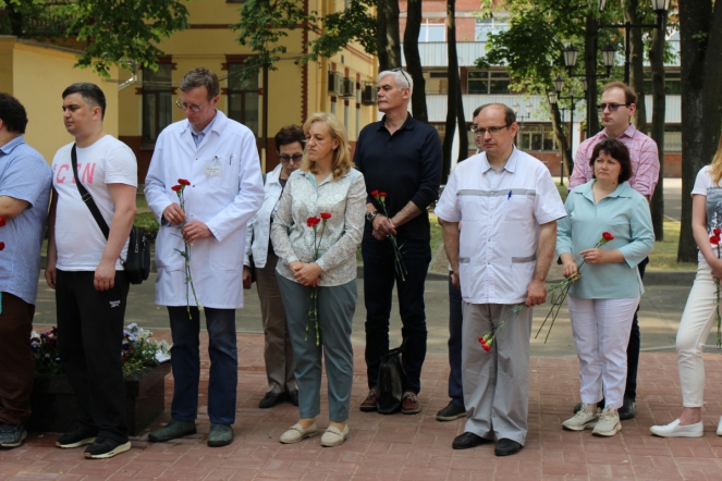 Педиатрический университет присоединился к всероссийской акции «Минута молчания» 12