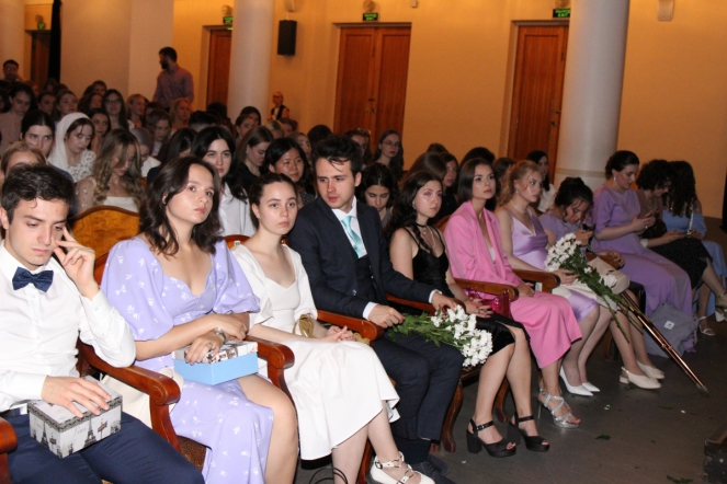 В Педиатрическом университете вручили дипломы выпускникам 47