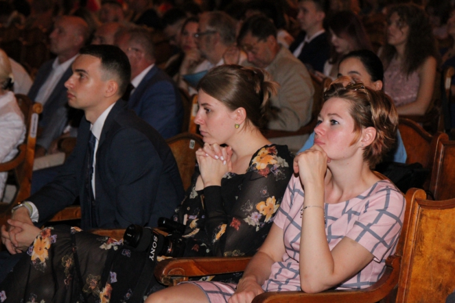 В Педиатрическом университете вручили дипломы выпускникам 52